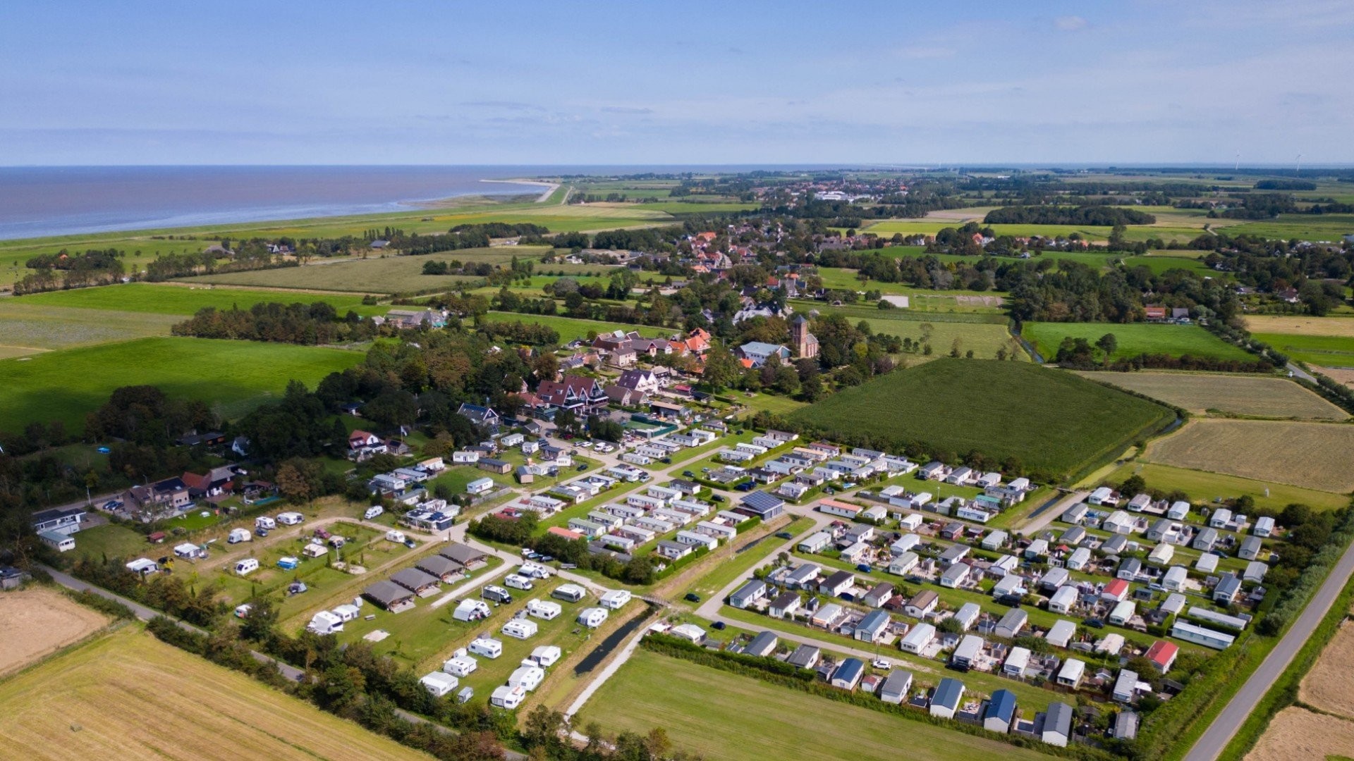 Camping den oever aan de kust