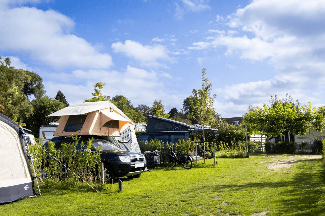 Kampeer- en camperplaatsen